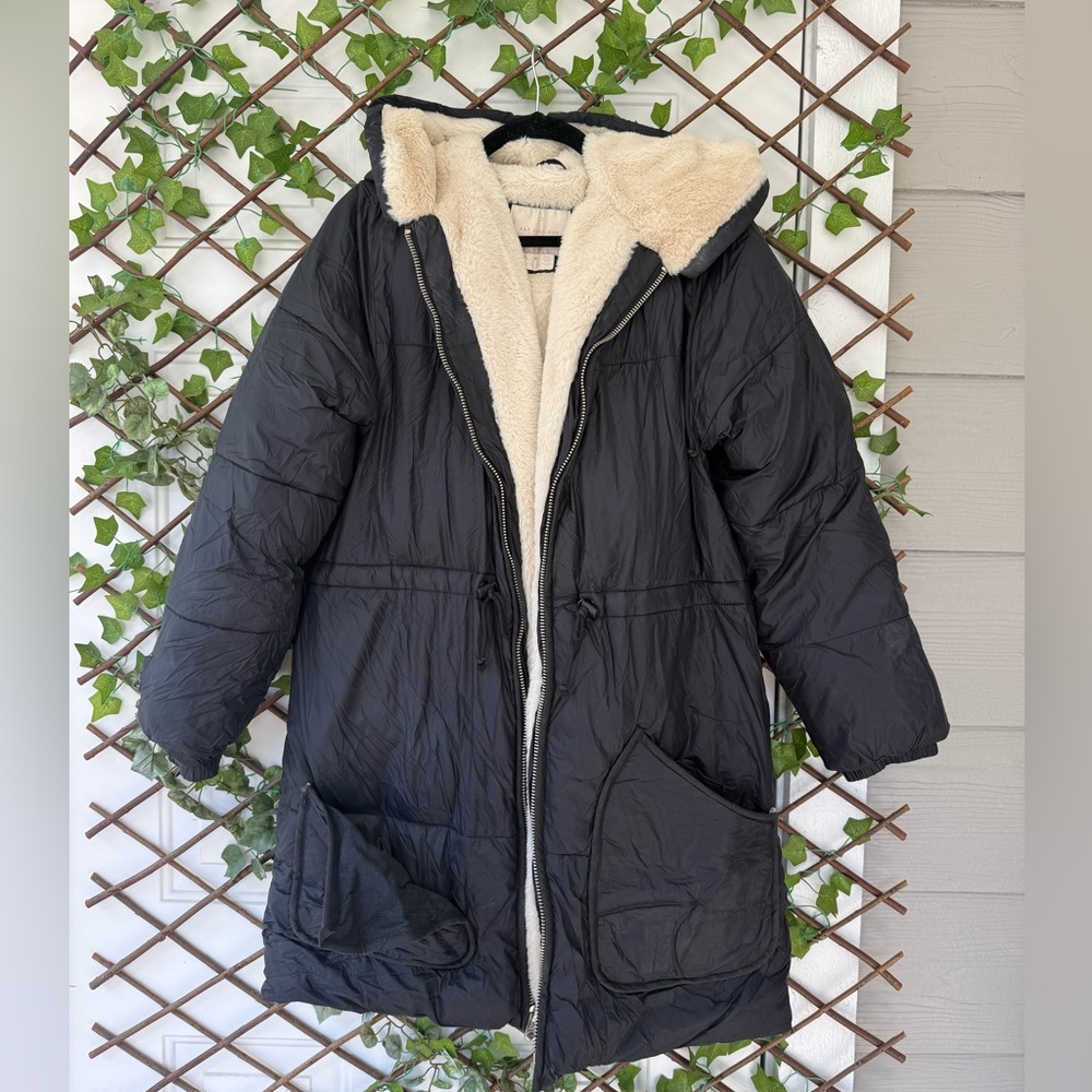 Women's Black Puffer Coat with Fur Lining